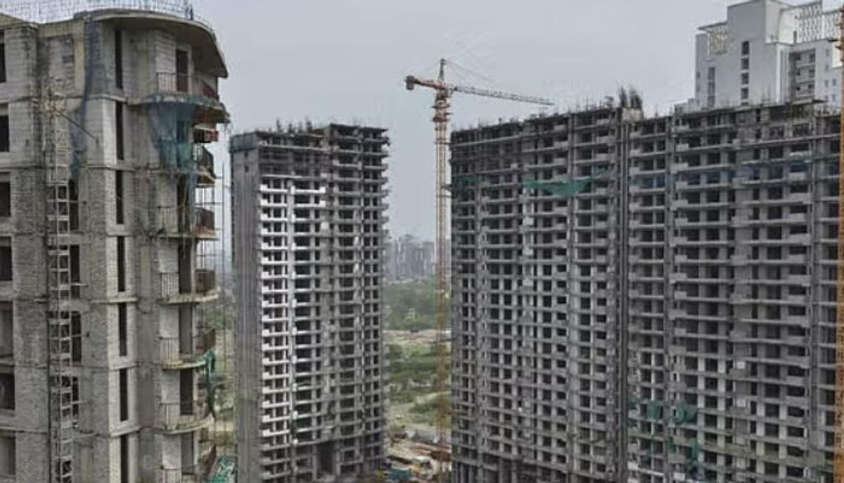 ग्रेटर नोएडा वेस्ट में रुका विकास, जनता त्रस्त, अफसर मस्त