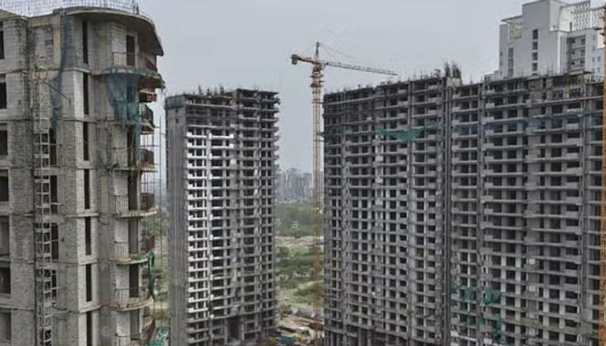 ग्रेटर नोएडा वेस्ट में रुका विकास, जनता त्रस्त, अफसर मस्त