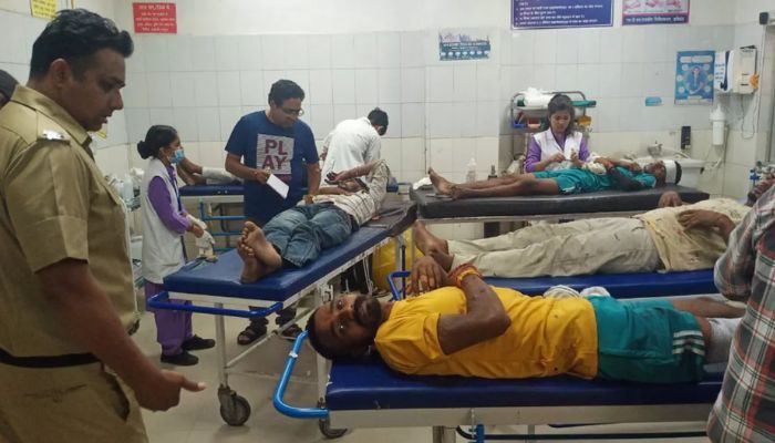 ऋषिकेश-देहरादून मार्ग पर बड़ा हादसा: कांवड़ियों से भरा ट्रक पलटा, 20 घायल, 3 की हालत नाजुक