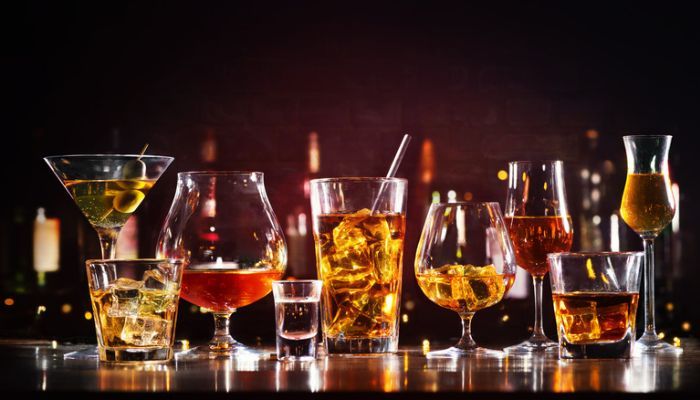 महबूबा की तरह ये शराब भी छोड़ जाती है साथ, यहां मिलेगी हर घूंट के पीछे की सच्चाई