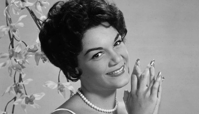 वो लड़की जिसने दुनिया को Pretty Little Baby सुनाया, अब खुद बन गई सितारा