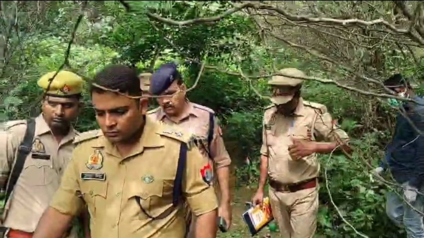 शराब पिलाकर महिला के प्राइवेट पार्ट में डाला हांथ, हुई मौत