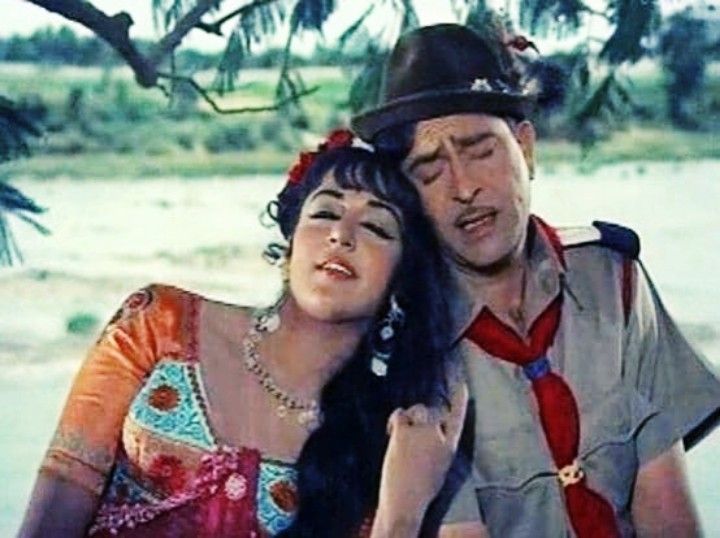 हेमा मालिनी ने 24 साल बड़े हीरो के साथ किया था डेब्यू