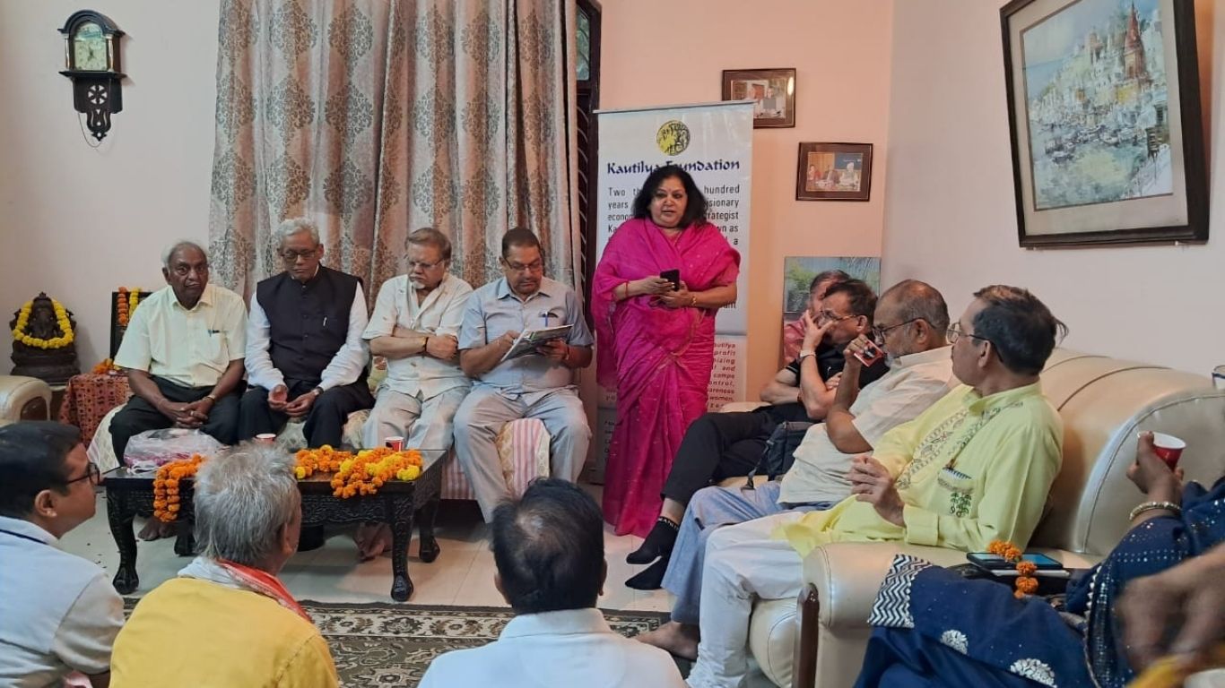 नोएडा में कवि ने कर दी रामायण की बड़ी व्यवस्था