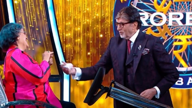 KBC 17: अमिताभ बच्चन ने कंटेस्टेंट संग किया फ्लर्ट, टिश्यू जेब में रख बोले– ‘जया जी चेक नहीं करेंगी!'