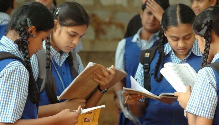 अरे ये क्या! Board Exam के चंद महीने पहले लगेगा तगड़ा झटका!