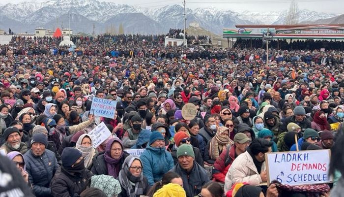 Breaking: लद्दाख के लेह में भड़का जनाक्रोश, BJP दफ्तर को किया आग के हवाले