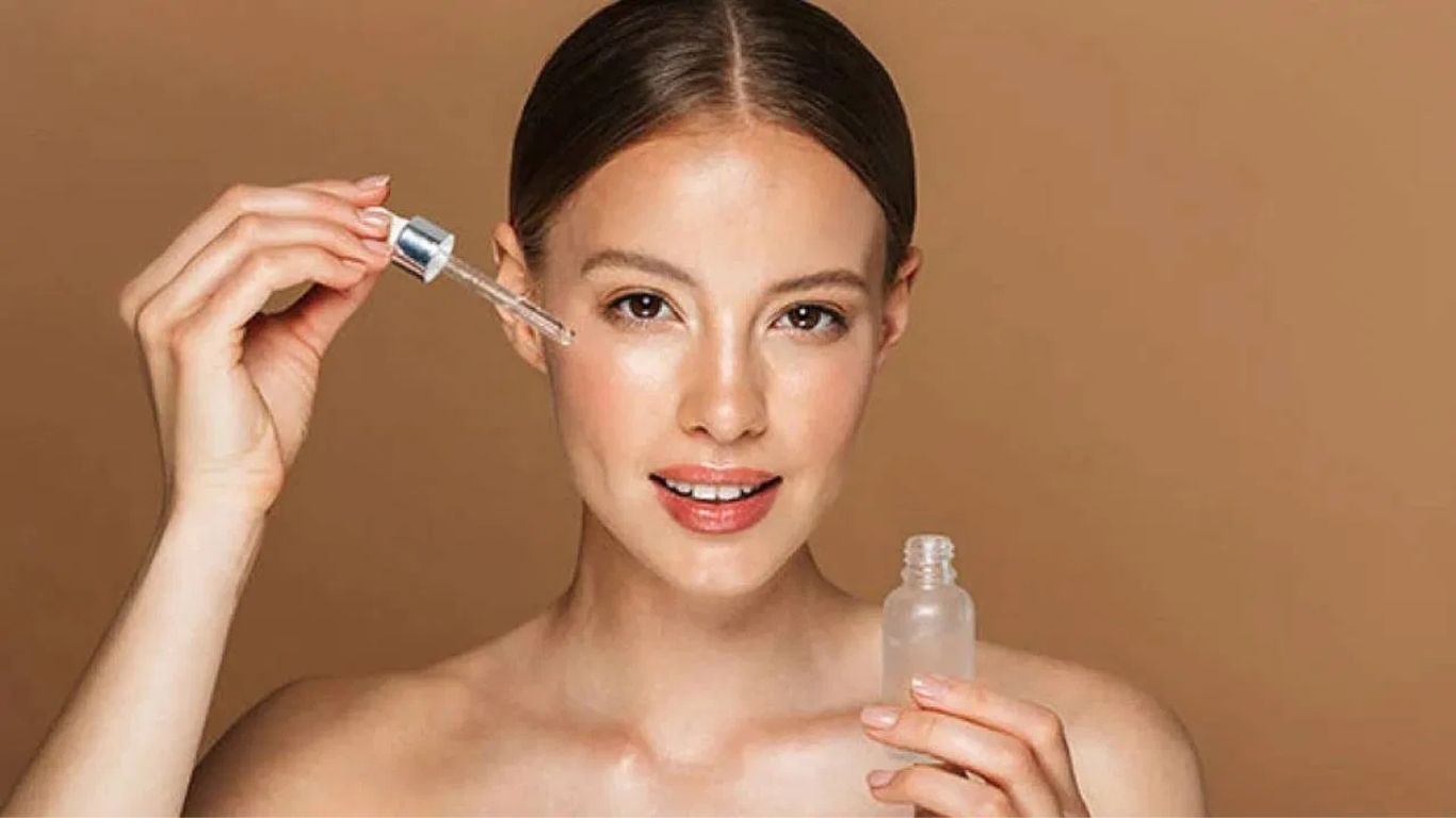 स्किन को बिना प्रोडक्ट्स के ग्लोइंग बनाना है तो यहा जानिए