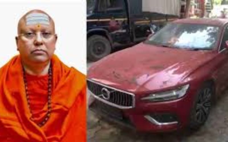 स्वामी चैतन्यानंद पर 15 छात्राओं ने लगाए छेड़छाड़ के आरोप, फरार बाबा की तलाश में पुलिस