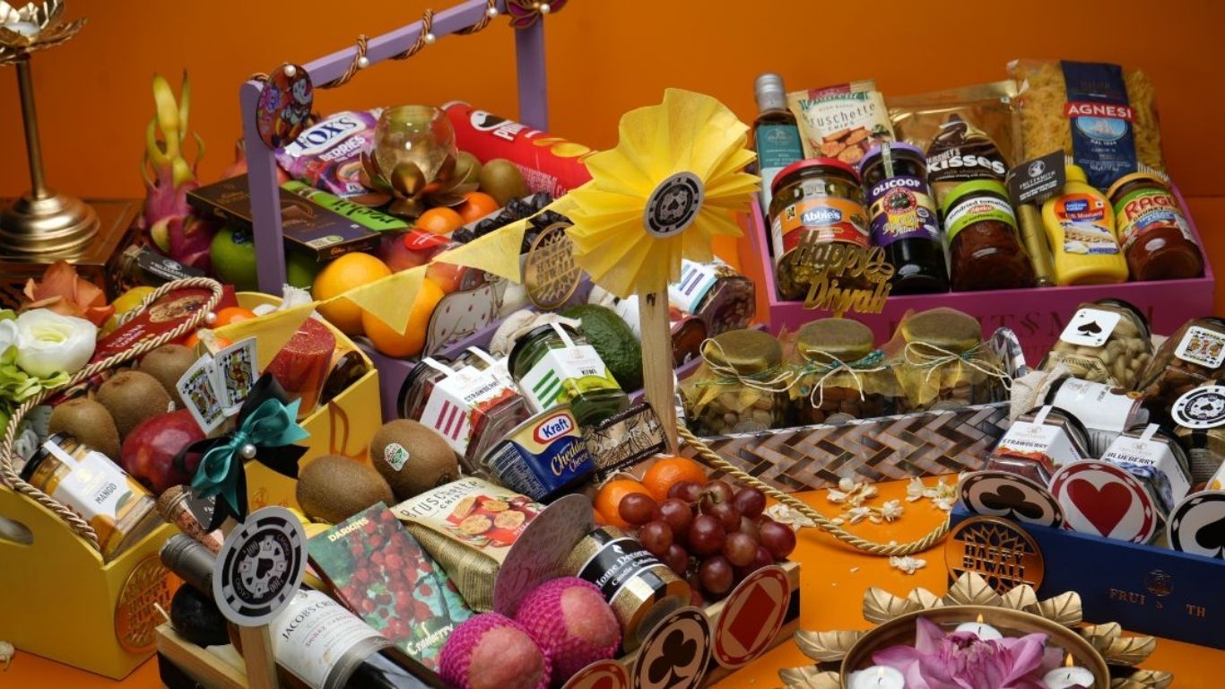 दिवाली 2025: कम बजट में दें खास तोहफे, रिश्तेदार भी हो जाएँगे खुश