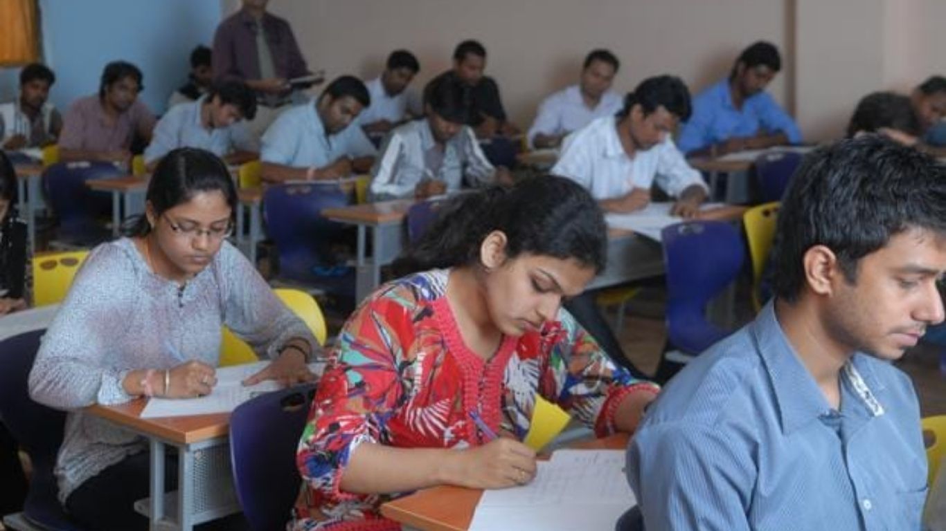 UGC NET 2025: दिसंबर में शुरू होगी परीक्षा, जानें कैसे करें आवेदन