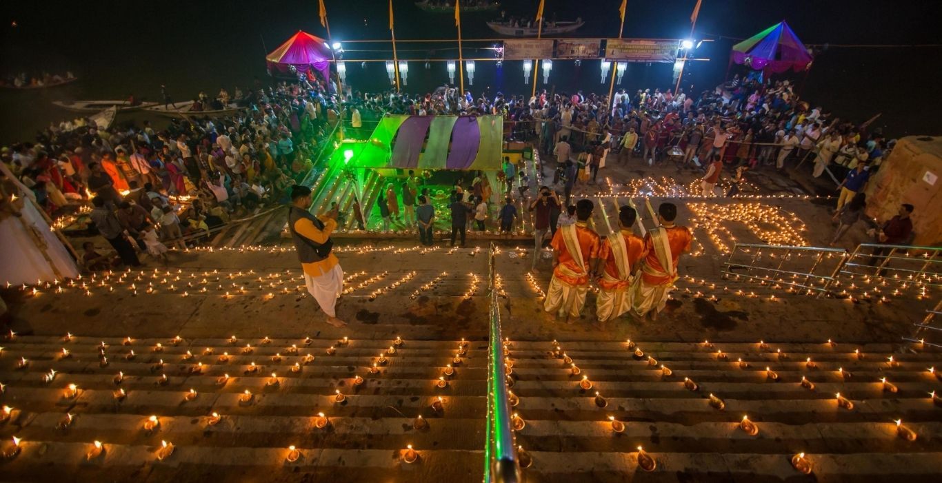 देव दीपावली 2025: काशी में रोशनी और अध्यात्म का अद्भुत संगम