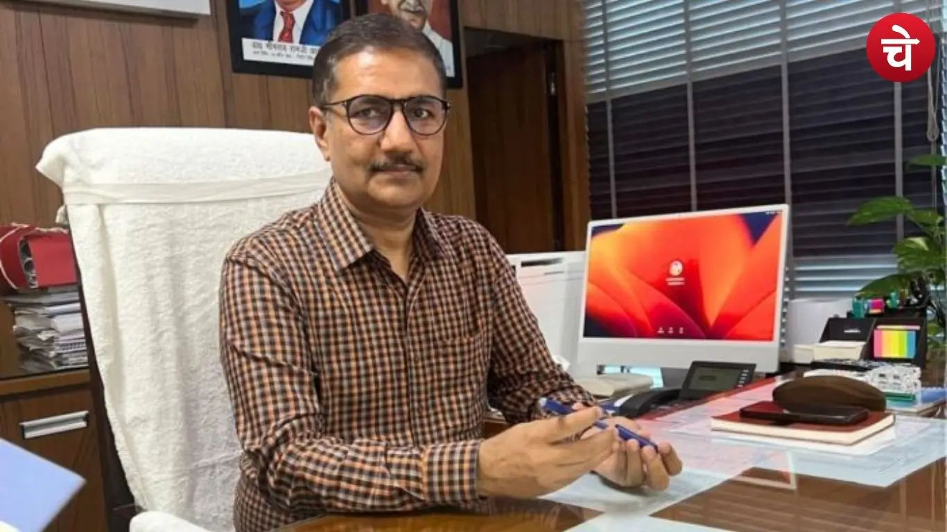 जेवर एयरपोर्ट प्रोजेक्ट पर अपडेट देते यीडा CEO राकेश कुमार सिंह