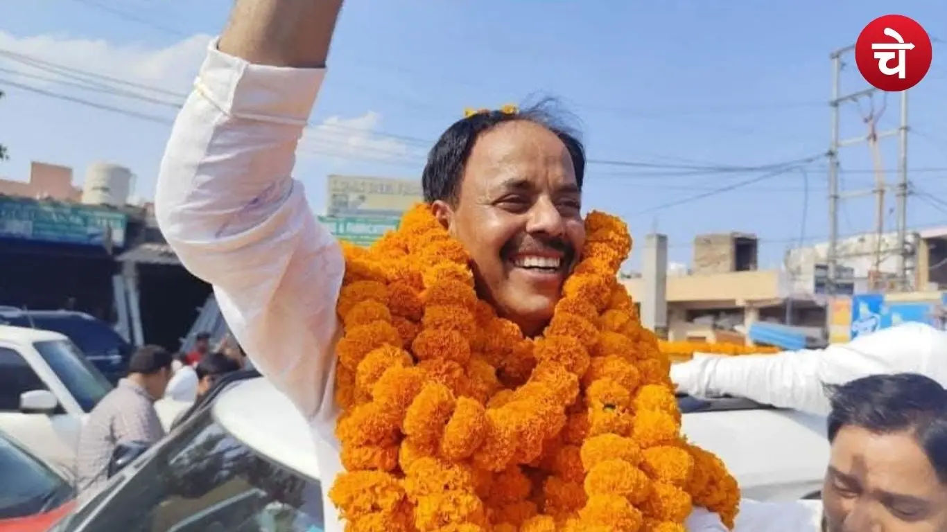 नोएडा भाजपा महानगर अध्यक्ष महेश चौहान