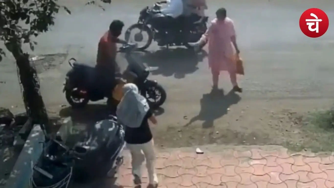 महाराष्ट्र में ओला स्कूटर हादसा, पिता-बच्चे की बाल-बाल बची जान