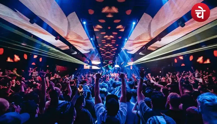 Difference between bars, clubs and pubs