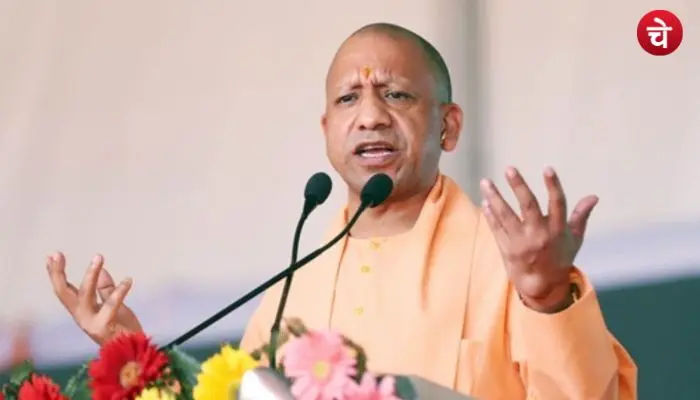 मेरठ में सीएम योगी का इशारा बना चर्चा का विषय, संगीत सोम को हटने को कहा