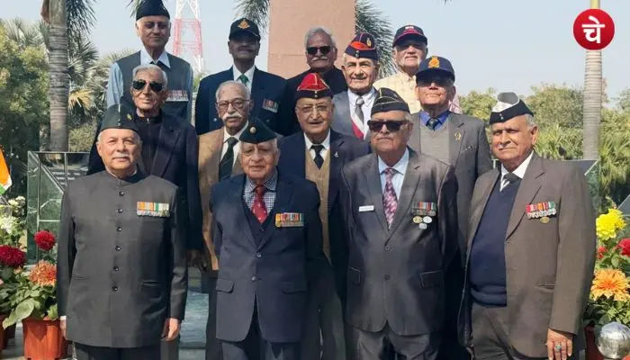 नोएडा में शहीद स्मारक पर 45 वीर शहीदों को भावभीनी श्रद्धांजलि दी