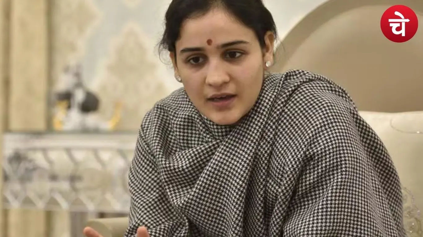 लखनऊ में मीटिंग, मगर अपर्णा गायब! खाली कुर्सी ने बढ़ाई चर्चा
