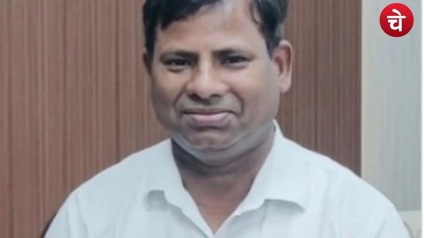 नोएडा प्राधिकरण के OSD महेंद्र प्रसाद