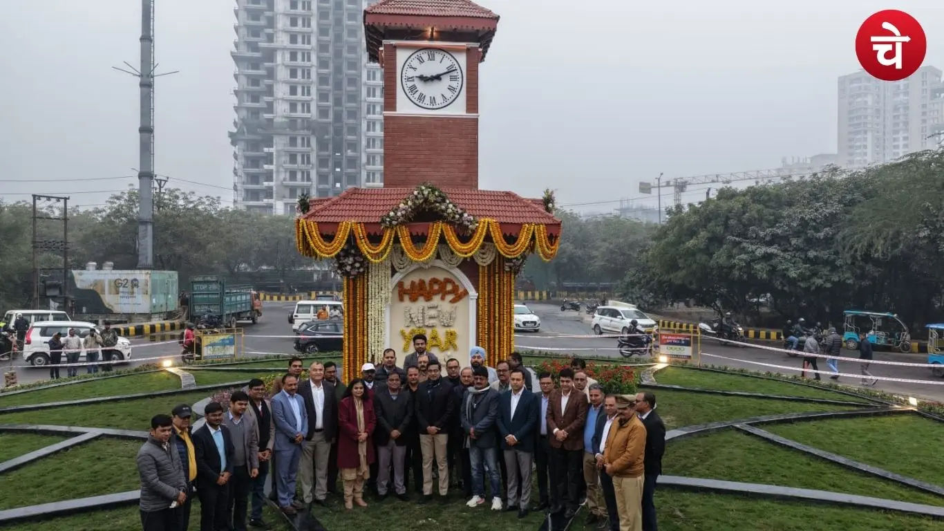 हाजीपुर अंडरपास के पास बना क्लॉक टावर
