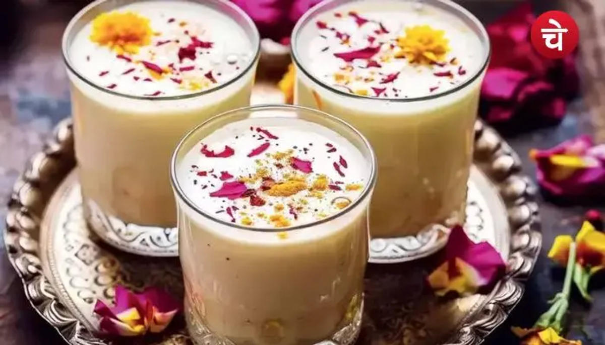 मखमली पेड़े, मटका लस्सी और 6 लजीज डिशेज, ब्रज के ये फेमस फूड्स जरूर करें ट्राई