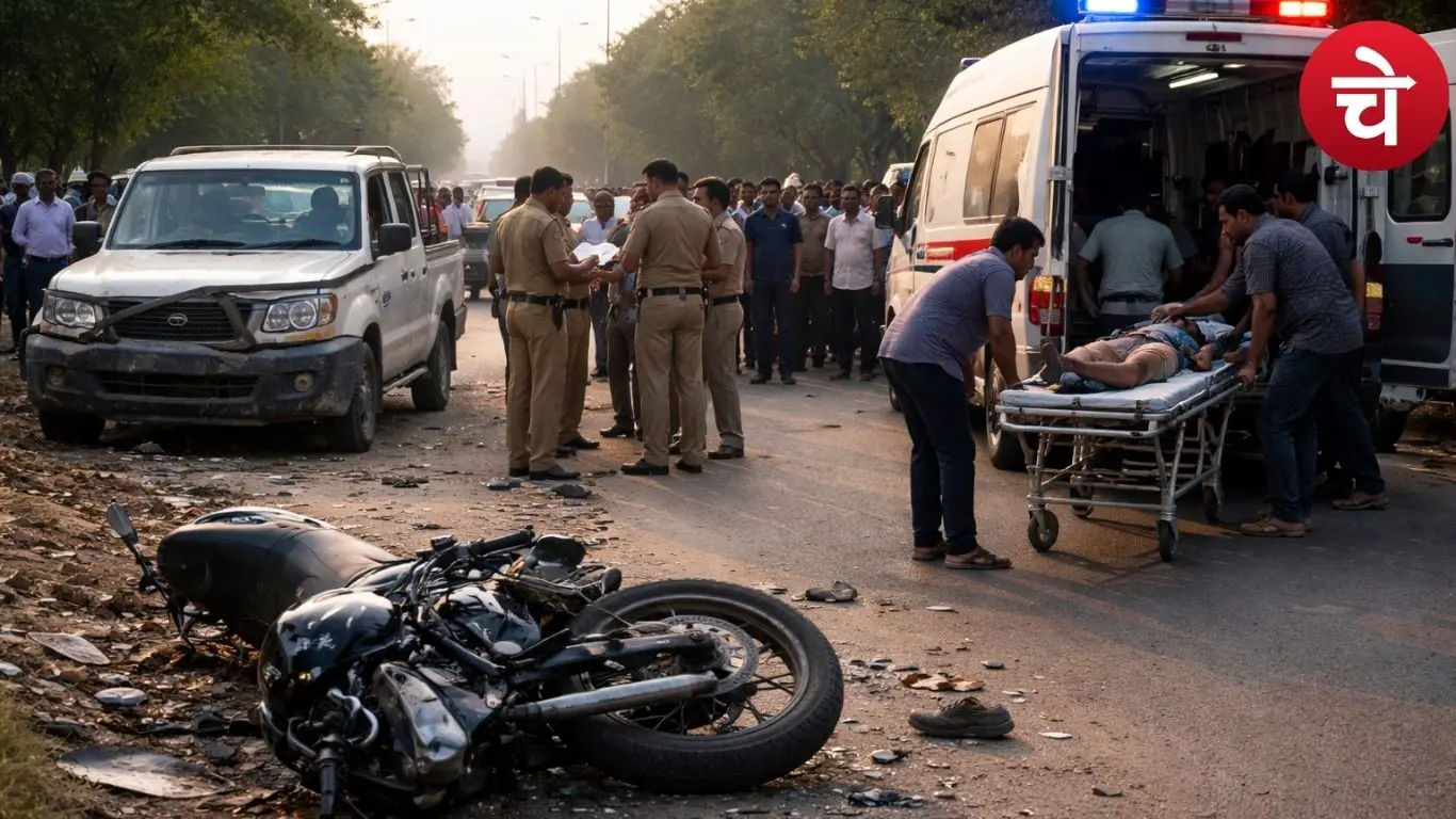 ग्रेटर नोएडा  हिट एंड रन की जांच करती पुलिस टीम