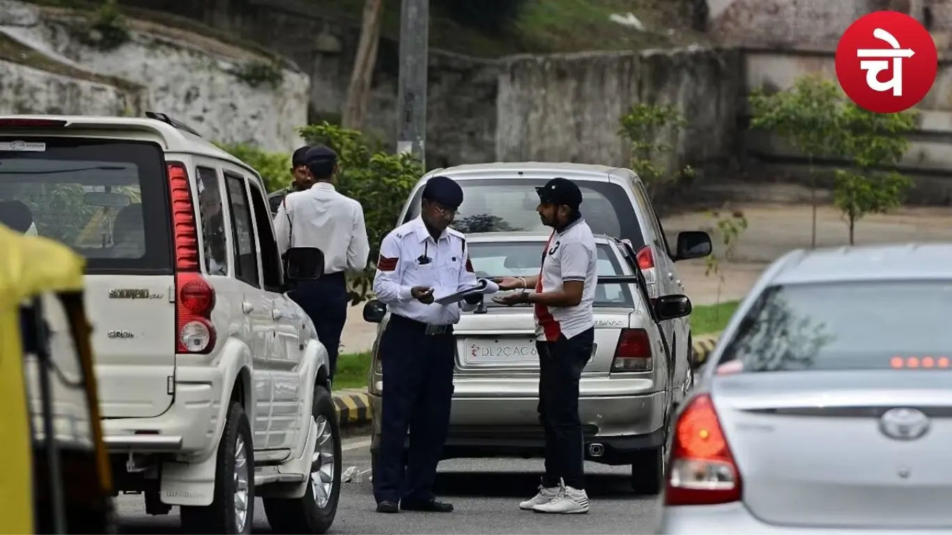 नोएडा ट्रैफिक पुलिस की सख्ती