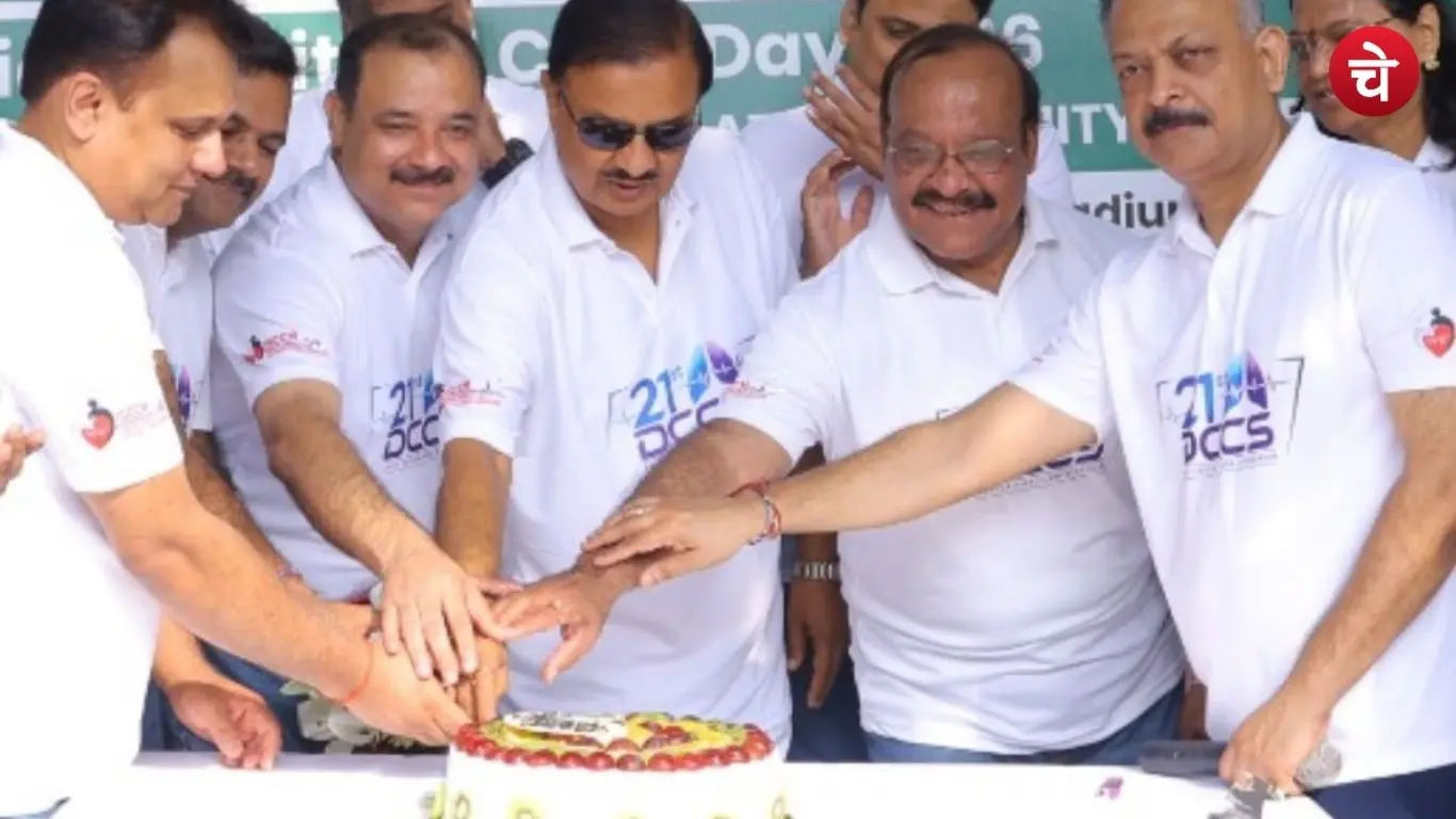 MP Dr. Mahesh Sharma and doctors at the Walk for Life event in Noida