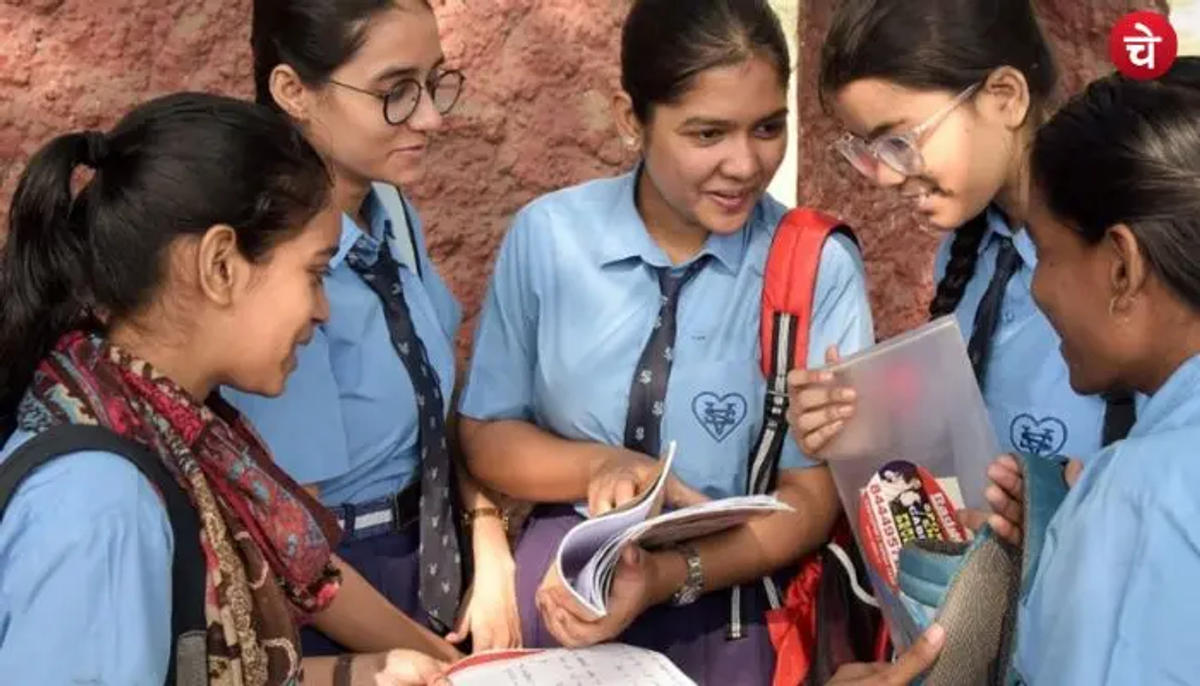 बिहार में बेटियों का महा-धमाका, टॉपर्स लिस्ट में 19 लड़कियों का कब्जा