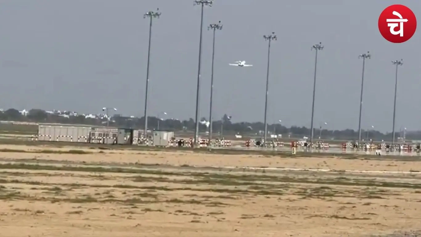 पहली उड़ान के यात्री बने सीएम योगी