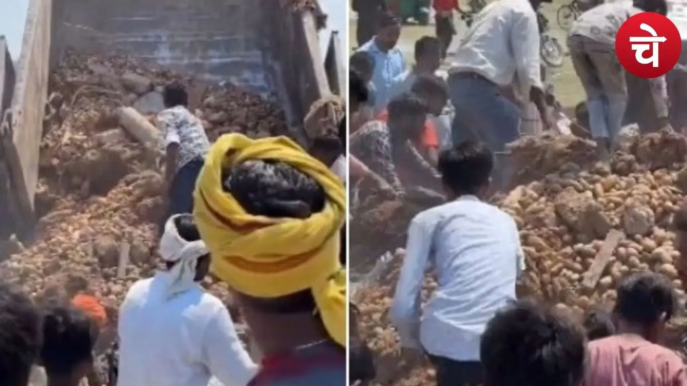 मौत के मलबे पर मुफ्त आलू की होड़, प्रयागराज से आई शर्मनाक तस्वीर