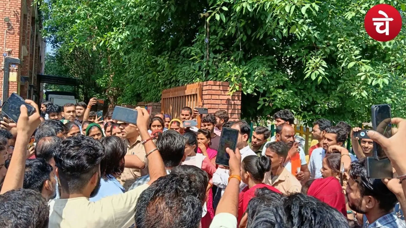 Salary Protest in Noida