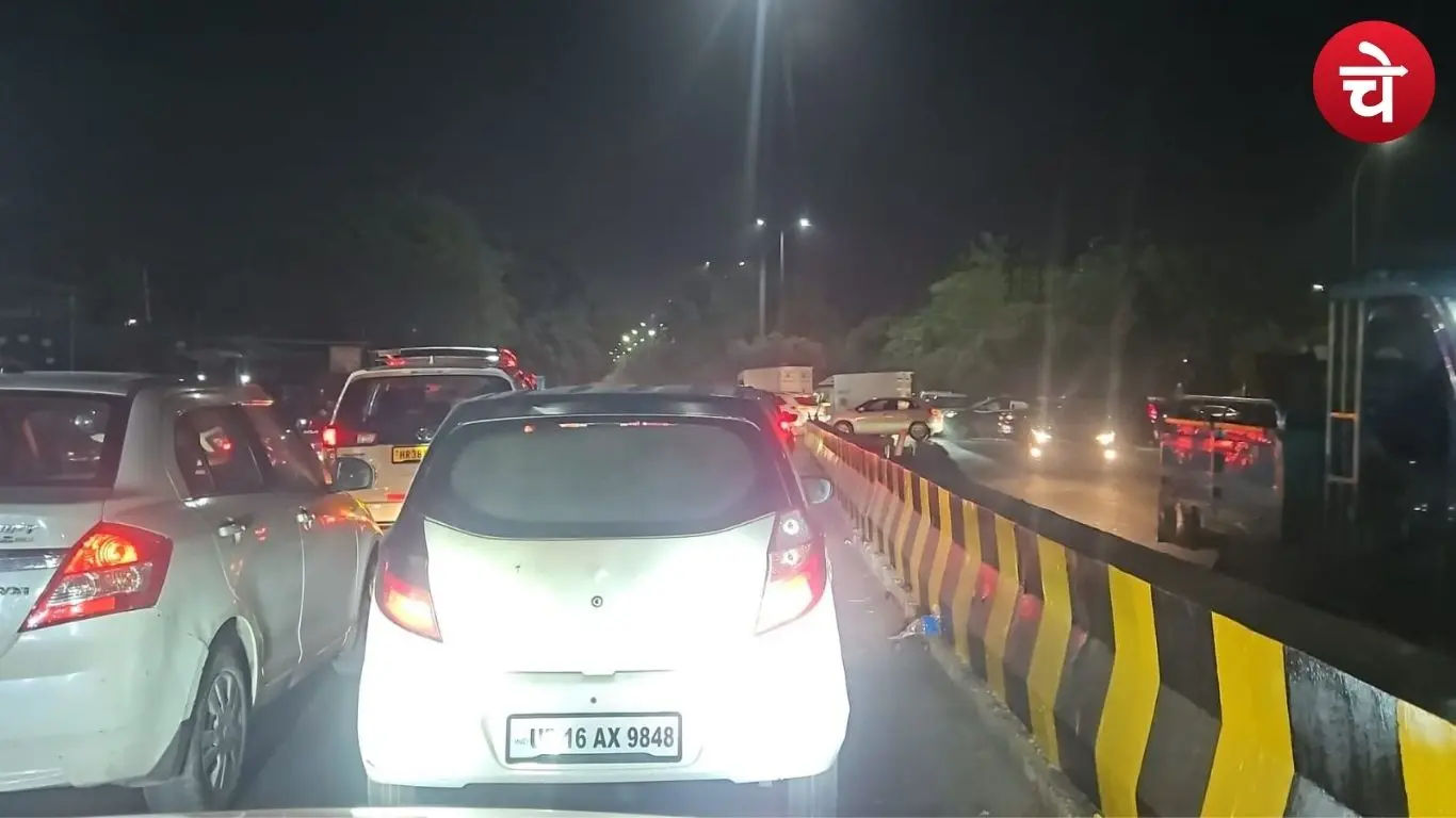 Traffic light demand rises in Noida