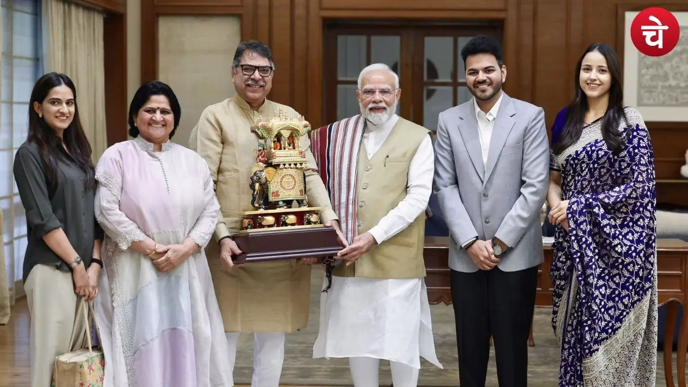 BJP leader Satish Poonia entire family with PM Modi