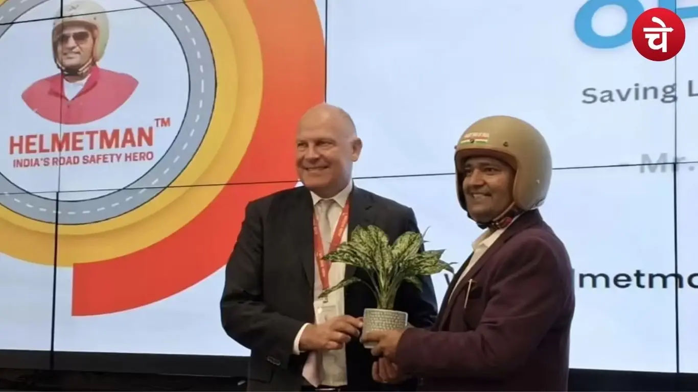 Helmet man raghavendra kumar