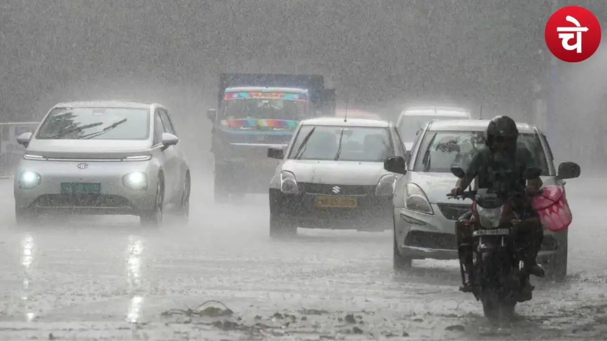 दिल्ली में मौसम का यू-टर्न, धूल भरी आंधी के बाद शुरू हुई झमाझम बारिश