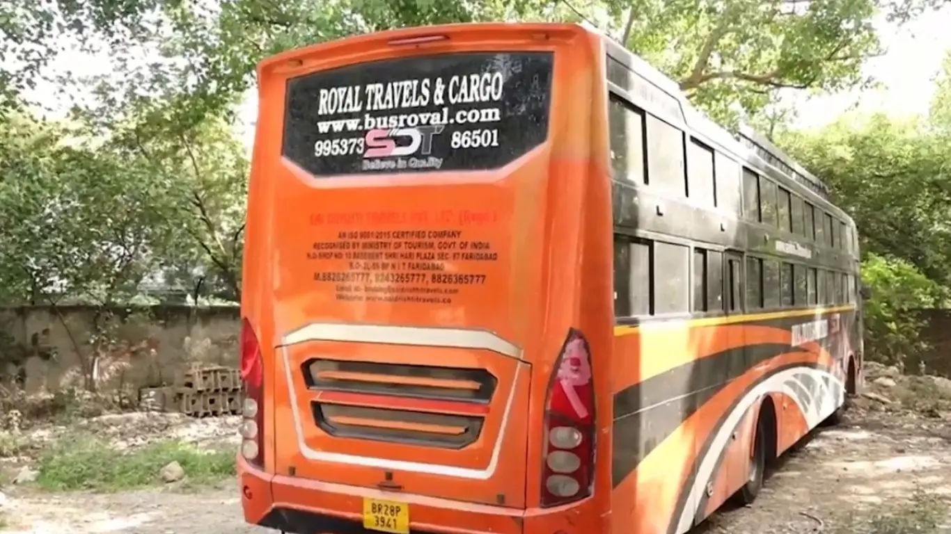 delhi bus