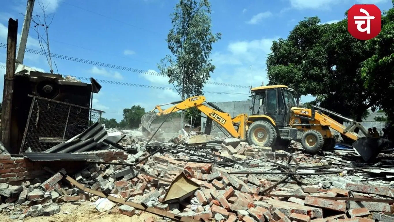 Bulldozer action in Noida