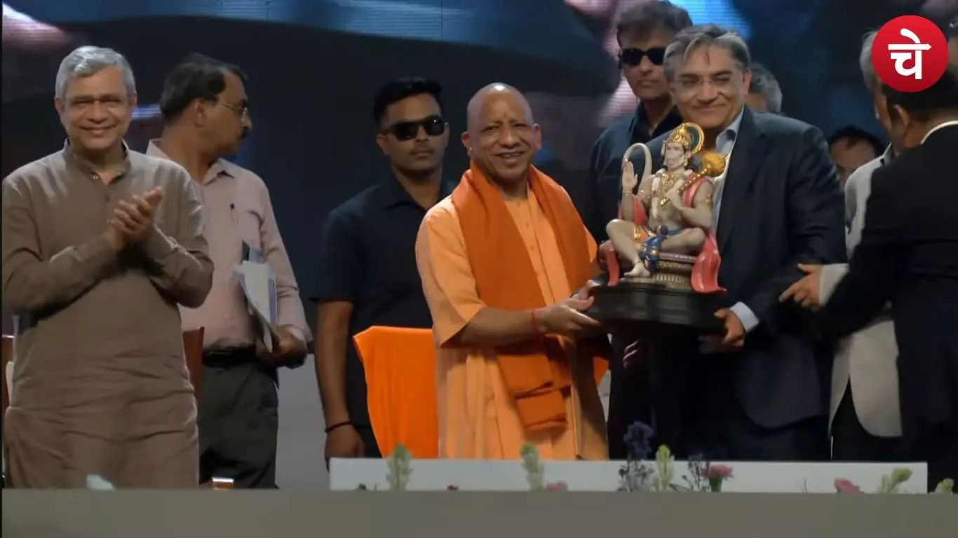 CM Yogi with Union Minister Ashwini Vaishnaw