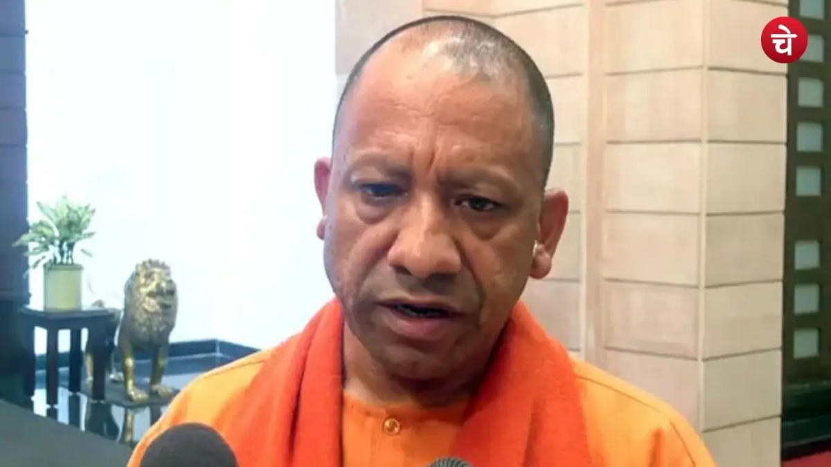 सीएम योगी का जोरदार हमला :  बोला- बांग्लादेश, कांग्रेस के पापों के कारण बना