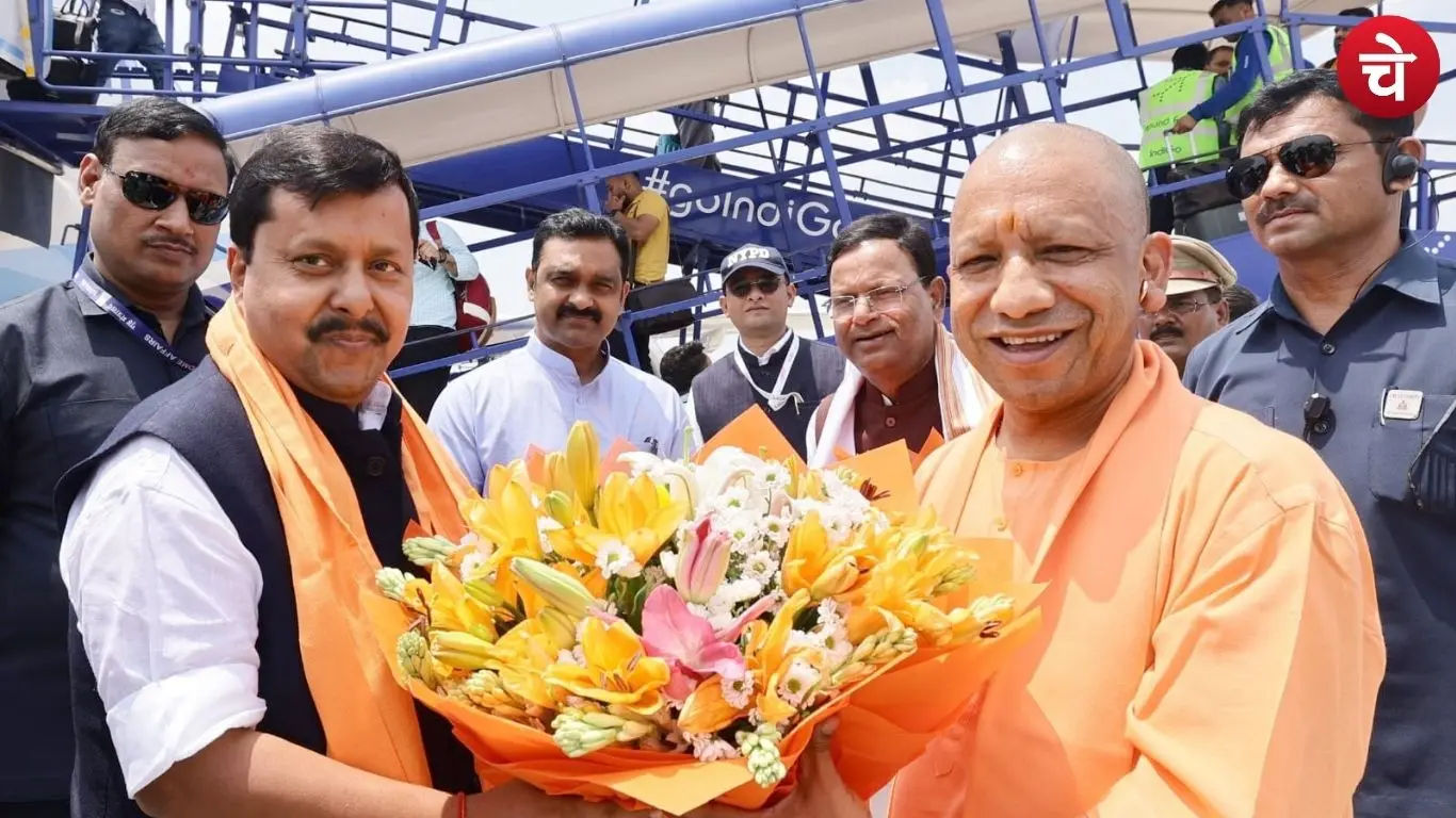 CM Yogi welcoming BJP National President Nitin Navin