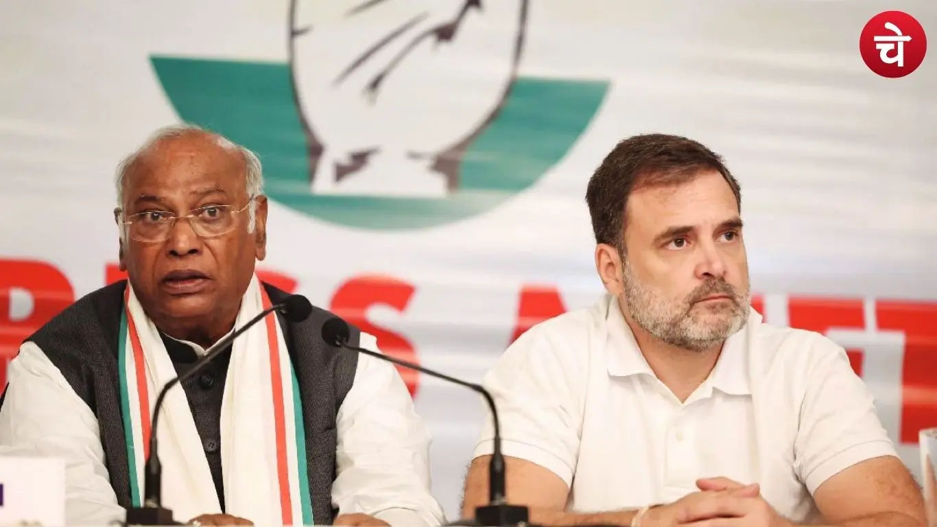 Leader of Opposition Rahul Gandhi with Congress President Mallikarjun Kharge