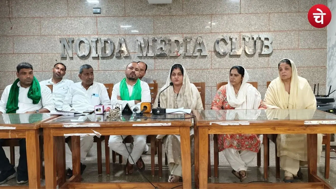 Mrs. Babita Khari wife of a BJP leader and other office-bearers of the Bharatiya Kisan Union addressing a press conference at the Noida Media Club in Sector 29