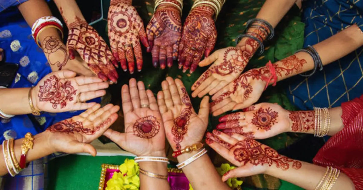 सुहागिन महिला ध्यान दें!  अगस्त में आएंगी दो बड़ी तीज, नोट करें सही तारीख