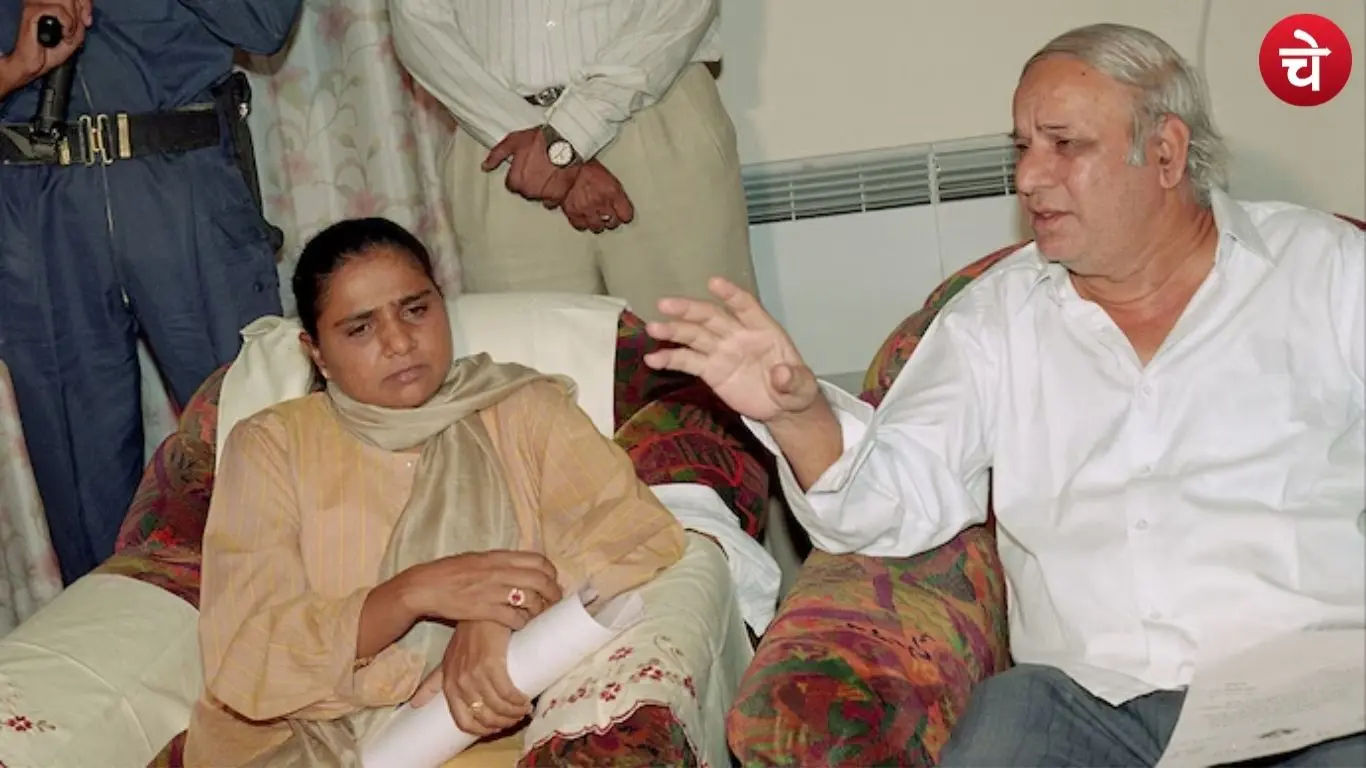 File photo of Kanshiram and Mayawati