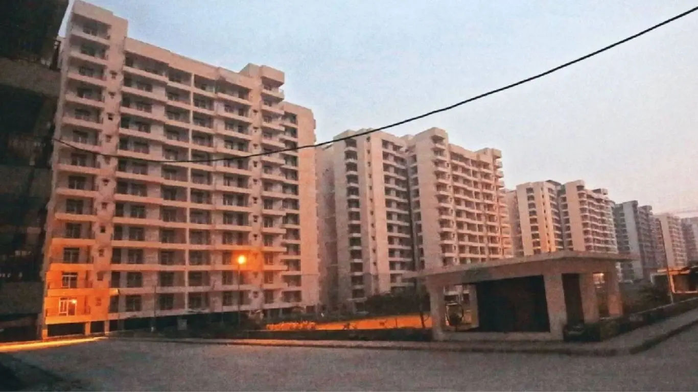 Notices have been issued regarding the flats in Noida