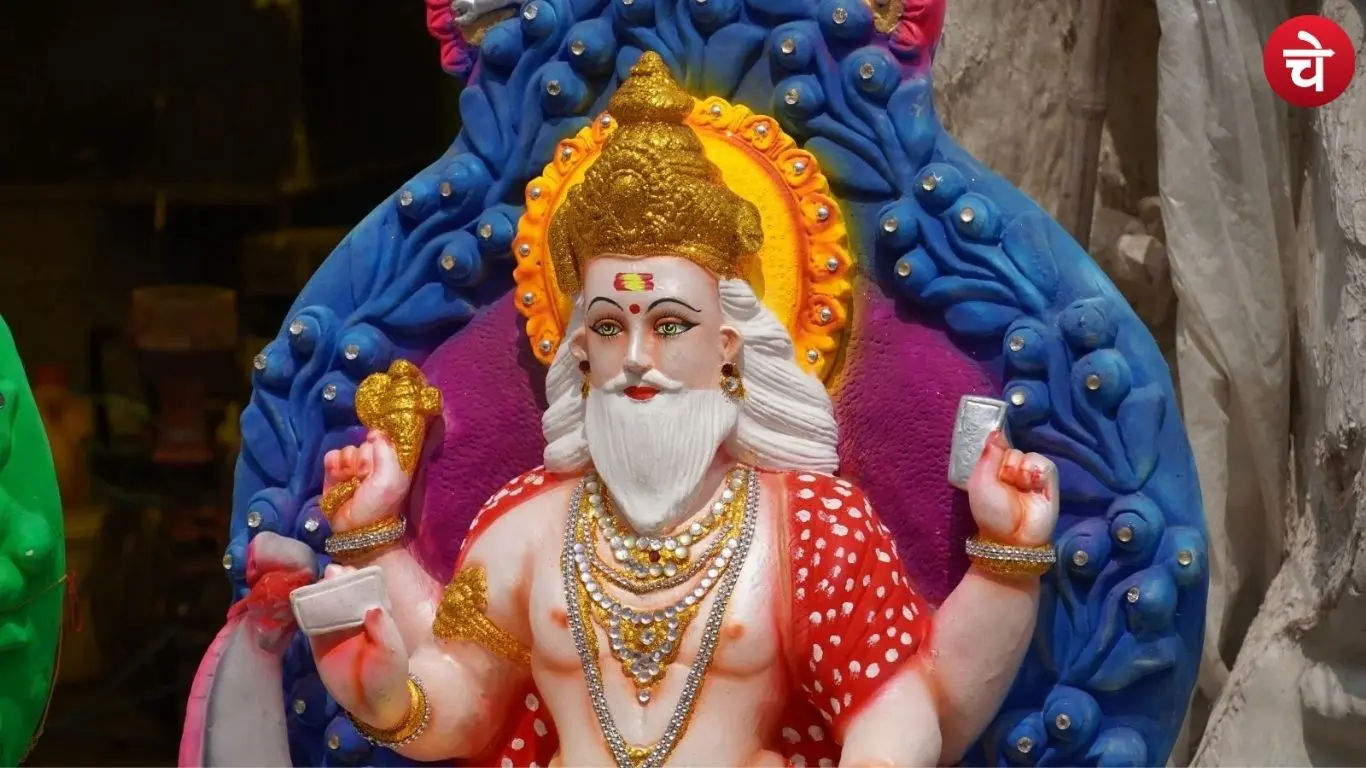Photo of the idol of Lord Vishwakarma
