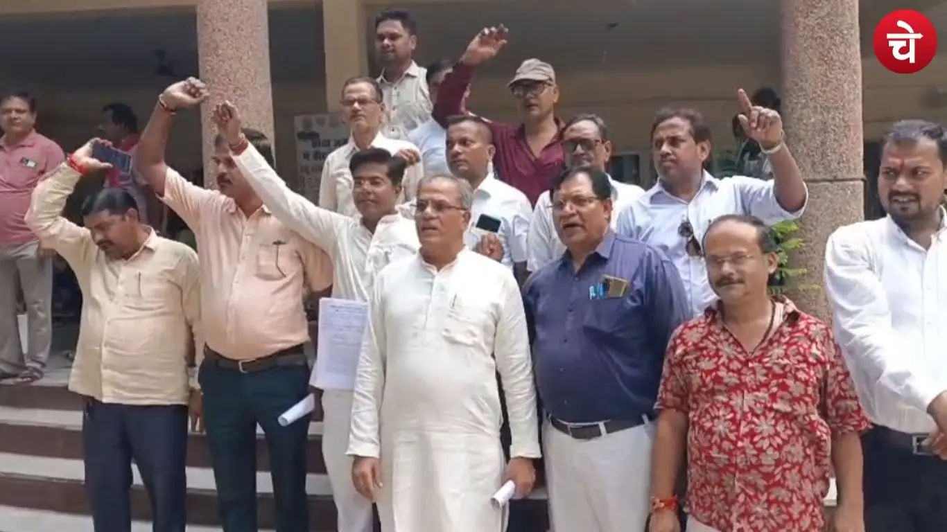 Traders protest against MDR on UPI