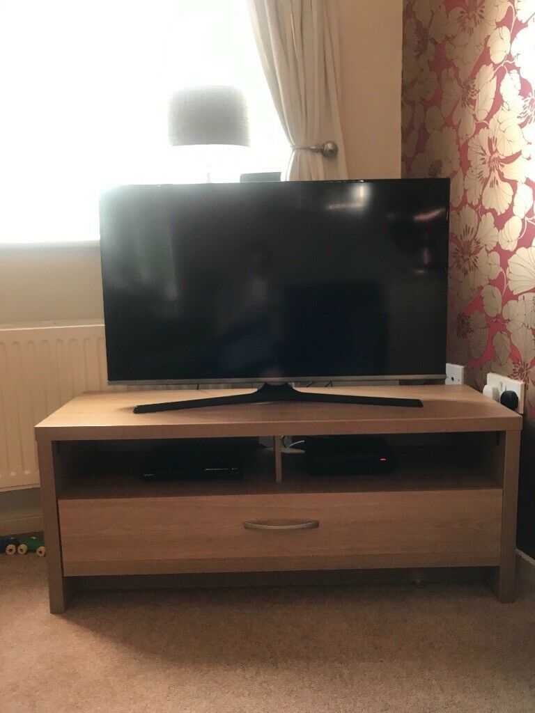 Gallery of Fulton Oak Effect Corner Tv Stands (View 15 of 15 Photos)